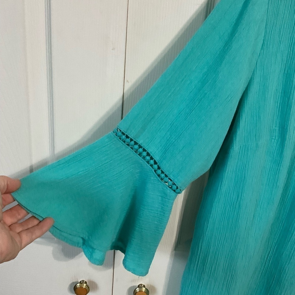 D&Co top. Size M. ruffled sleeves - Picture 4 of 8